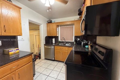 Casa en venta en Miami, Florida, 2 dormitorios, 108.6 m2 № 2058811 - foto 12