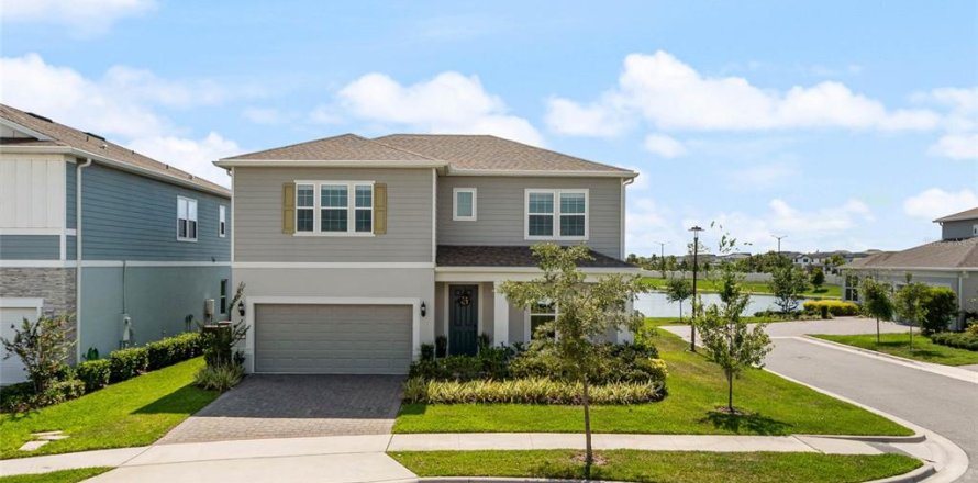 House in Orlando, Florida 4 bedrooms, 264.49 sq.m. № 1769131
