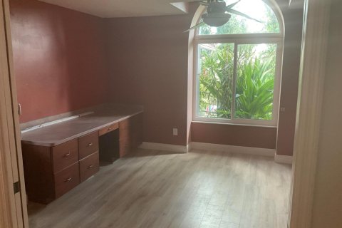 House in Port St. Lucie, Florida 3 bedrooms, 188.03 sq.m. № 2088029 - photo 13