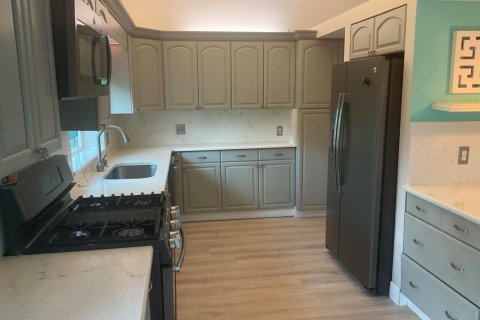 House in Port St. Lucie, Florida 3 bedrooms, 188.03 sq.m. № 2088029 - photo 7
