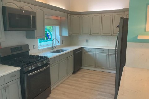 House in Port St. Lucie, Florida 3 bedrooms, 188.03 sq.m. № 2088029 - photo 8