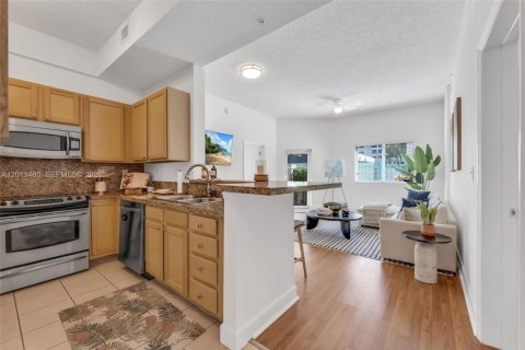 Condominio en venta en South Miami, Florida, 2 dormitorios, 93.83 m2 № 2075843 - foto 8