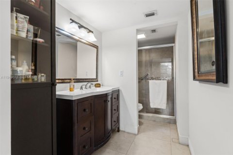 Condominio en venta en Pembroke Pines, Florida, 2 dormitorios, 94.85 m2 № 2002097 - foto 11