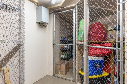 Condominio en venta en Pembroke Pines, Florida, 2 dormitorios, 94.85 m2 № 2002097 - foto 18