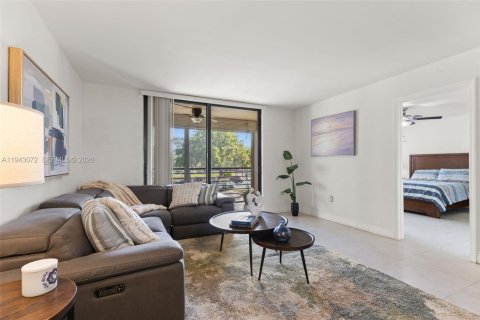 Condominio en venta en Pembroke Pines, Florida, 2 dormitorios, 94.85 m2 № 2002097 - foto 3