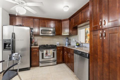 Condominio en venta en Pembroke Pines, Florida, 2 dormitorios, 94.85 m2 № 2002097 - foto 6