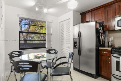 Condominio en venta en Pembroke Pines, Florida, 2 dormitorios, 94.85 m2 № 2002097 - foto 7