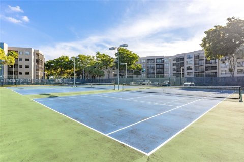 Condominio en venta en Pembroke Pines, Florida, 2 dormitorios, 94.85 m2 № 2002097 - foto 25