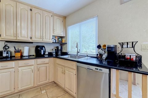 Villa ou maison à louer à Seminole, Floride: 4 chambres, 308.06 m2 № 2349329 - photo 18