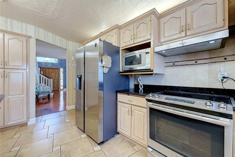 Villa ou maison à louer à Seminole, Floride: 4 chambres, 308.06 m2 № 2349329 - photo 17