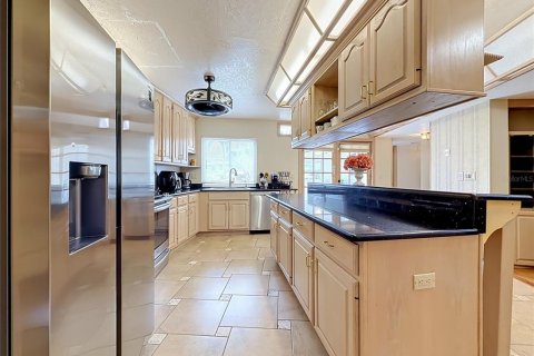 Villa ou maison à louer à Seminole, Floride: 4 chambres, 308.06 m2 № 2349329 - photo 15