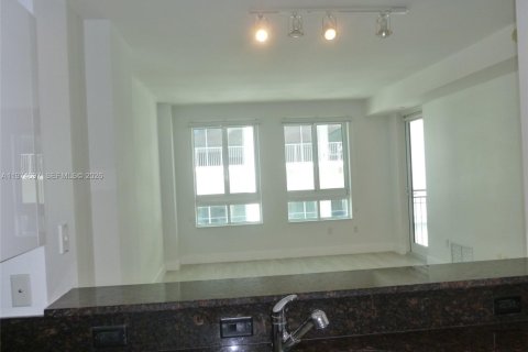 Condominio en venta en Miami, Florida, 1 dormitorio, 70.51 m2 № 2036068 - foto 4