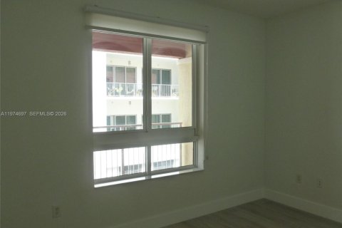 Condominio en venta en Miami, Florida, 1 dormitorio, 70.51 m2 № 2036068 - foto 3