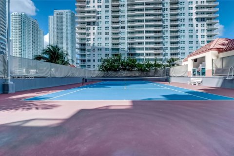 Condo in Miami, Florida, 2 bedrooms  № 1863036 - photo 23
