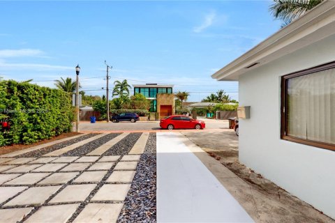 House in Miami Beach, Florida 3 bedrooms, 122.35 sq.m. № 1929590 - photo 3