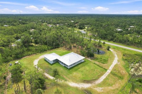 Commercial property in North Port, Florida 219.99 sq.m. № 2289782