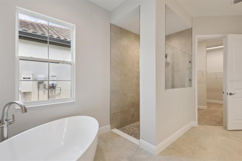 House in Fish Hawk, Florida 5 bedrooms, 362.23 sq.m. № 1784629 - photo 14