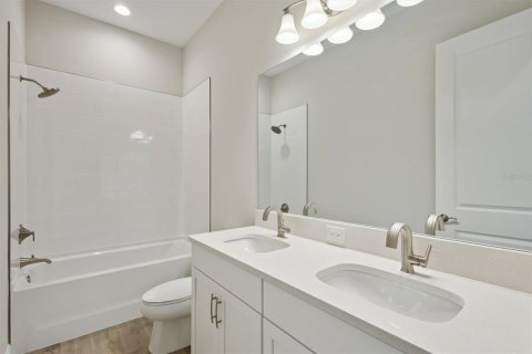 House in Fish Hawk, Florida 5 bedrooms, 362.23 sq.m. № 1784629 - photo 21