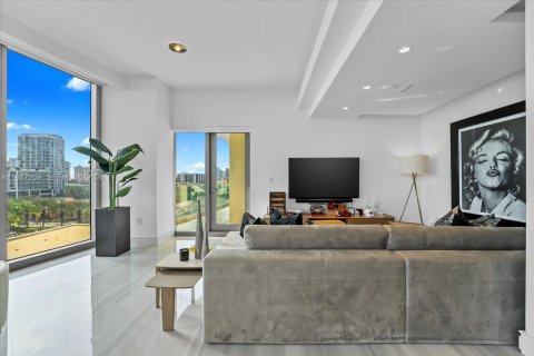 Купить кондоминиум в Санни-Айлс-Бич, Флорида 4 спальни, № 2066257 - фото 12