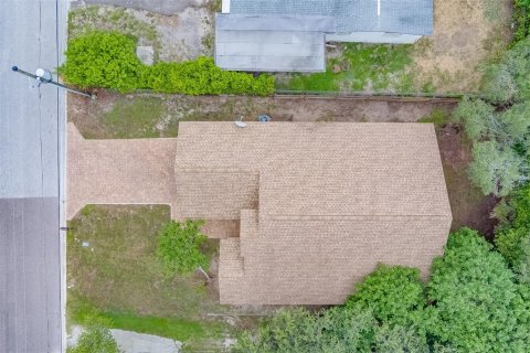 House in Tarpon Springs, Florida 3 bedrooms, 141.77 sq.m. № 1298697 - photo 9