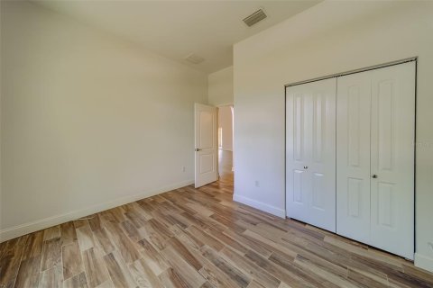 House in Tarpon Springs, Florida 3 bedrooms, 141.77 sq.m. № 1298697 - photo 21