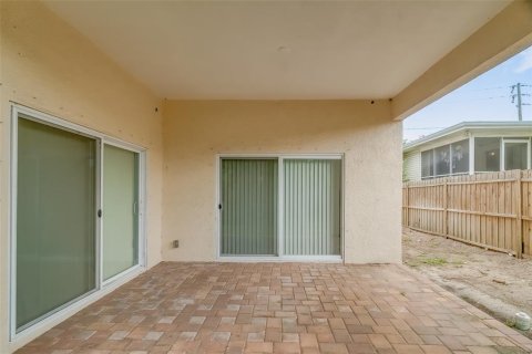 House in Tarpon Springs, Florida 3 bedrooms, 141.77 sq.m. № 1298697 - photo 15