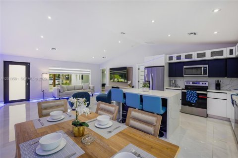 Casa en venta en Fort Lauderdale, Florida, 3 dormitorios, 122.26 m2 № 2075859 - foto 15
