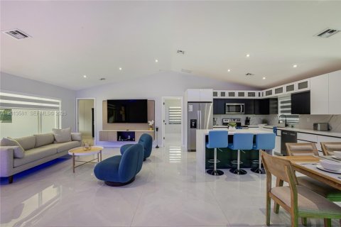 Casa en venta en Fort Lauderdale, Florida, 3 dormitorios, 122.26 m2 № 2075859 - foto 12