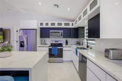 Casa en venta en Fort Lauderdale, Florida, 3 dormitorios, 122.26 m2 № 2075859 - foto 14