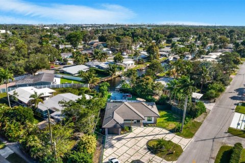 Casa en venta en Fort Lauderdale, Florida, 3 dormitorios, 122.26 m2 № 2075859 - foto 2