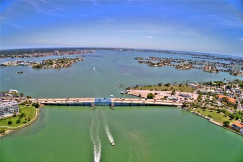 Appartement à louer à Saint Pete Beach, Floride: 2 chambres, 139.35 m2 № 1796616 - photo 2