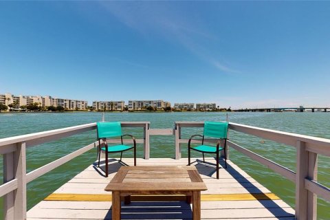 Appartement à louer à Saint Pete Beach, Floride: 2 chambres, 139.35 m2 № 1796616 - photo 1