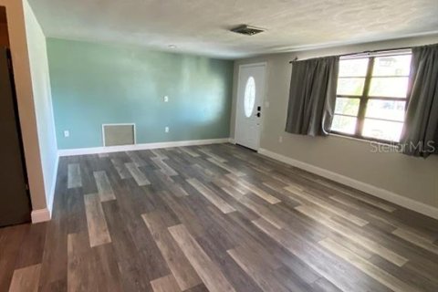 Casa en alquiler en New Port Richey, Florida, 3 dormitorios, 135.27 m2 № 1853943 - foto 2