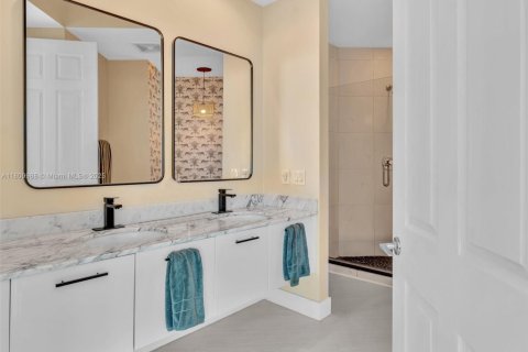Copropriété à vendre à Miami, Floride: 2 chambres, 111.48 m2 № 1875202 - photo 25