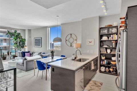 Copropriété à vendre à Miami, Floride: 2 chambres, 111.48 m2 № 1875202 - photo 2