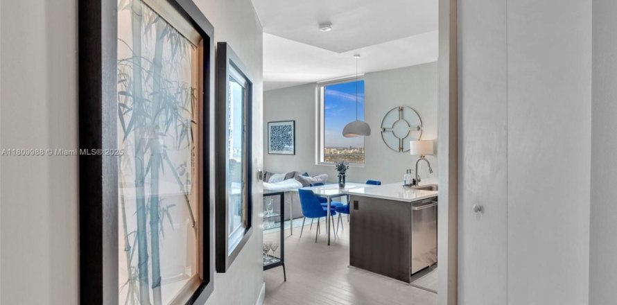 Condo à Miami, Floride, 2 chambres № 1875202