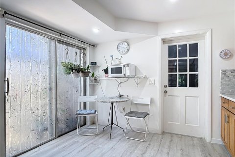 Townhouse in Fern Park, Florida 3 bedrooms, 145.3 sq.m. № 1898571 - photo 14