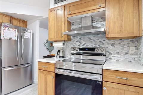 Townhouse in Fern Park, Florida 3 bedrooms, 145.3 sq.m. № 1898571 - photo 18