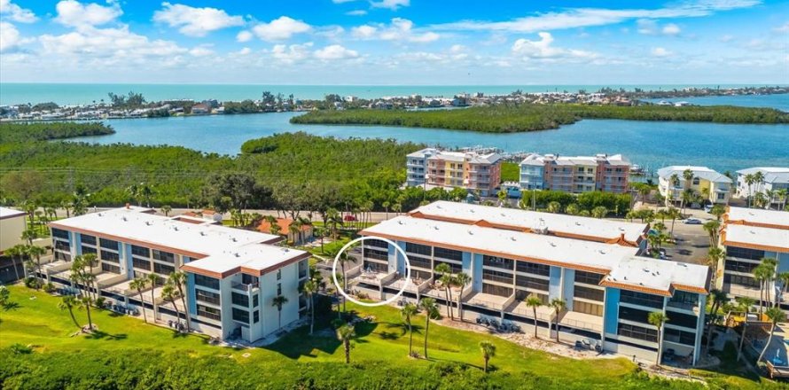 Condo à Englewood, Floride, 2 chambres  № 2418498