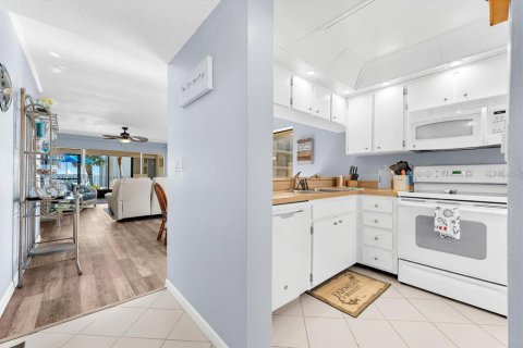 Copropriété à vendre à Englewood, Floride: 2 chambres, 99.41 m2 № 2418498 - photo 8