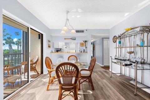 Copropriété à vendre à Englewood, Floride: 2 chambres, 99.41 m2 № 2418498 - photo 11