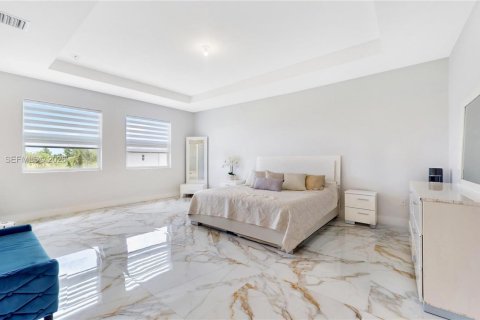 Villa ou maison à vendre à Homestead, Floride: 5 chambres, 321.07 m2 № 2154477 - photo 17