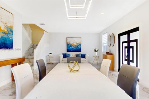 Villa ou maison à vendre à Homestead, Floride: 5 chambres, 321.07 m2 № 2154477 - photo 16