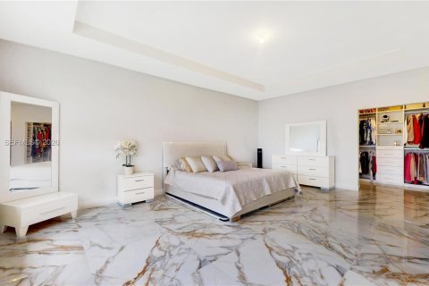 Villa ou maison à vendre à Homestead, Floride: 5 chambres, 321.07 m2 № 2154477 - photo 19