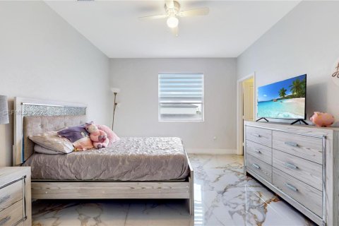 Villa ou maison à vendre à Homestead, Floride: 5 chambres, 321.07 m2 № 2154477 - photo 23