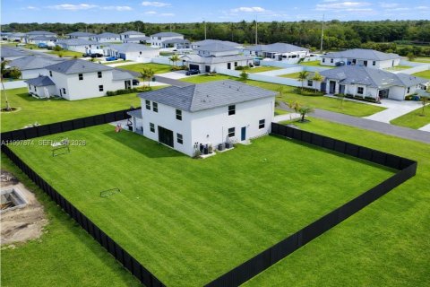 Villa ou maison à vendre à Homestead, Floride: 5 chambres, 321.07 m2 № 2154477 - photo 3