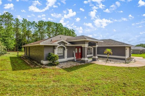 House in Beverly Hills, Florida 3 bedrooms, 186.92 sq.m. № 1827355 - photo 1