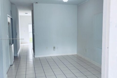 Condominio en alquiler en Homestead, Florida, 3 dormitorios, 98.48 m2 № 1975569 - foto 3