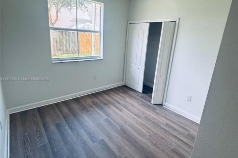 Condominio en alquiler en Homestead, Florida, 3 dormitorios, 98.48 m2 № 1975569 - foto 13