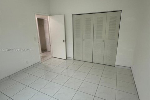 House in Pembroke Pines, Florida 3 bedrooms, 177.72 sq.m. № 2089391 - photo 30